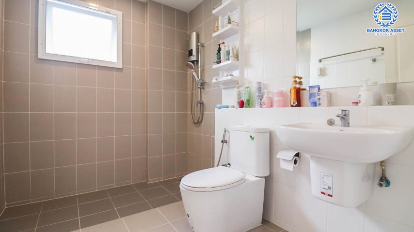 *****บ้านเดี่ยวมือสองย่านกรุงเทพฯ ม.เดอะซิตี้ พหลโยธิน หลังมุม! เนื้อที่กว้าขวางสุดถึง 57.8 ตร.ว. ฟังก์ชันจัดเต็ม 3 ห้องนอน 3 ห้องน้ำ 2 ที่จอดรถ แถมฟรี! 6 เครื่องปรับอากาศ, 3 เครื่องทำน้ำอุ่น ฯลฯ  บนทำเลเยี่ยม ใกล้รถไฟฟ้าสายสีเขียว "สถานีคลองสาม" (ส่วนต่อขยาย) และทางด่วน "รามอินทรา-อาจณรงค์"